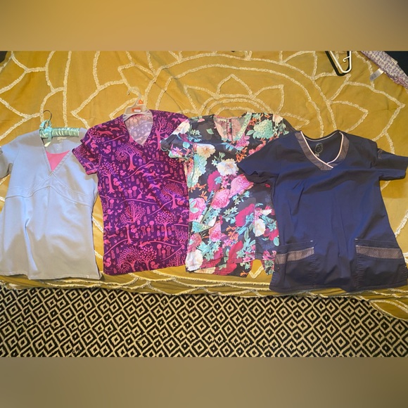 Scrub tops - Picture 1 of 10